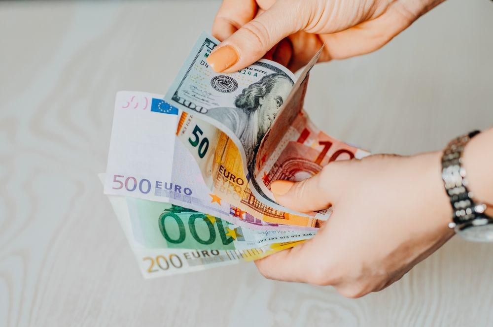 Merasa Gaji Kamu Kecil? Coba 5 Cara Ini untuk Dapat Uang Tambahan