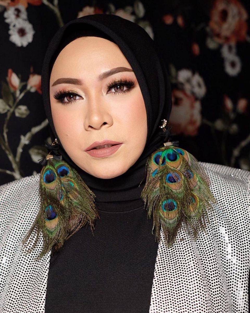 instagram.com/melly_goeslaw