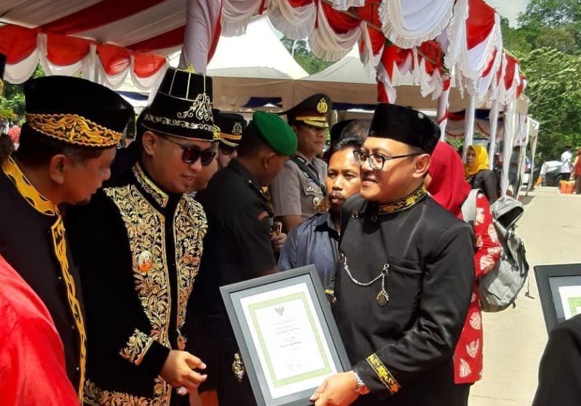 Pertamina Kaltim Terima Penghargaan Peduli Lingkungan dari Bupati PPU