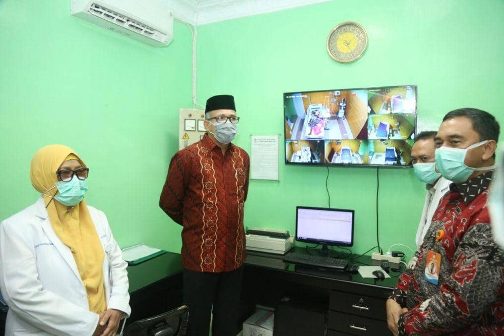 Plt Gubernur Aceh meninjau kesiapan Ruang RICU RSUD Zainoel Abidin dalam penanganan kasus Corona (IDN Times/Humas Pemprov Aceh)