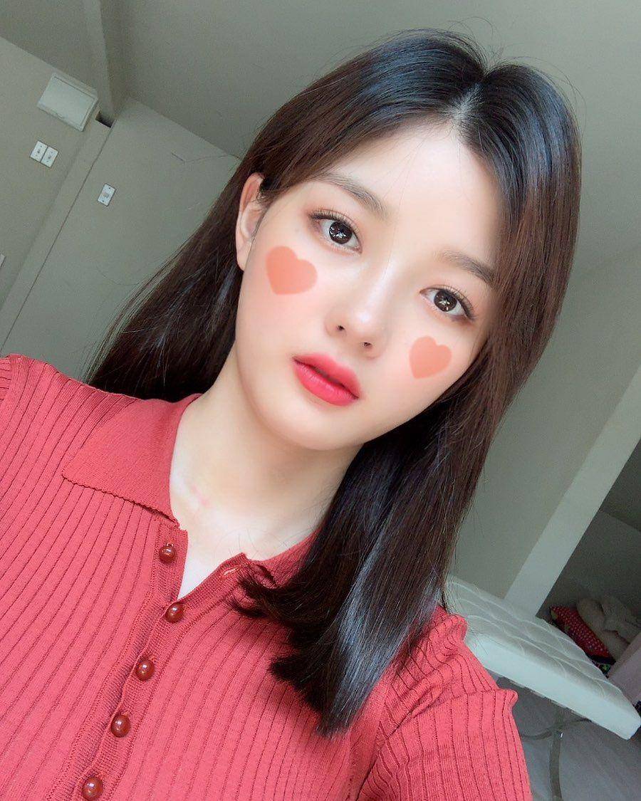 Kim Yoo Jung (instagram.com/you_r_love)