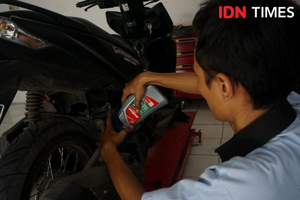 4 Penyebab Oli Motor Habis dengan Cepat, Buruan Cek Mesin Motormu Deh