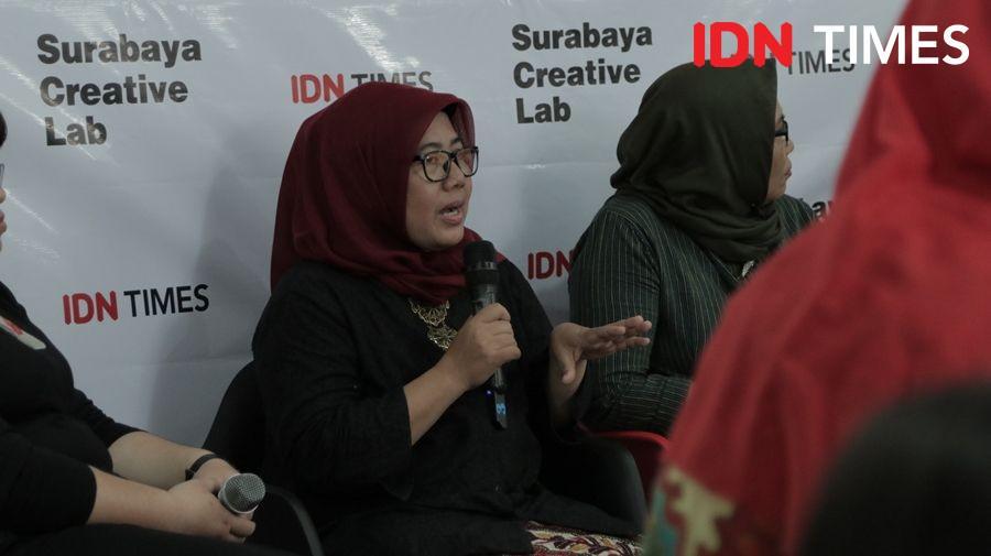 IWD 2020: Titik Winarti Ketagihan Gandeng Penyandang Disabilitas