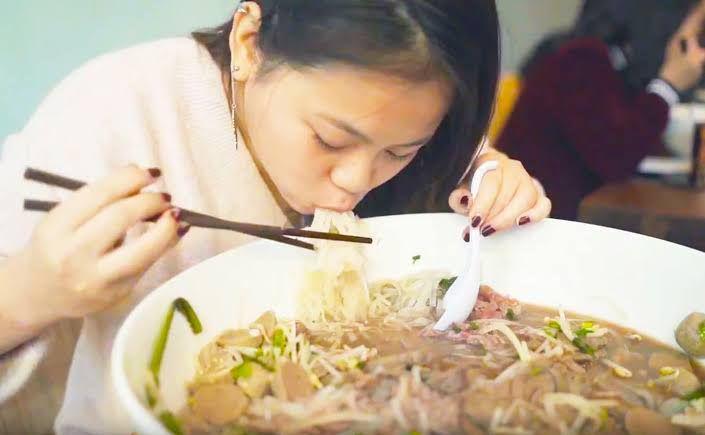 12 Spot Makan Besar di Berbagai Negara yang Bikin Penikmatnya Blenger