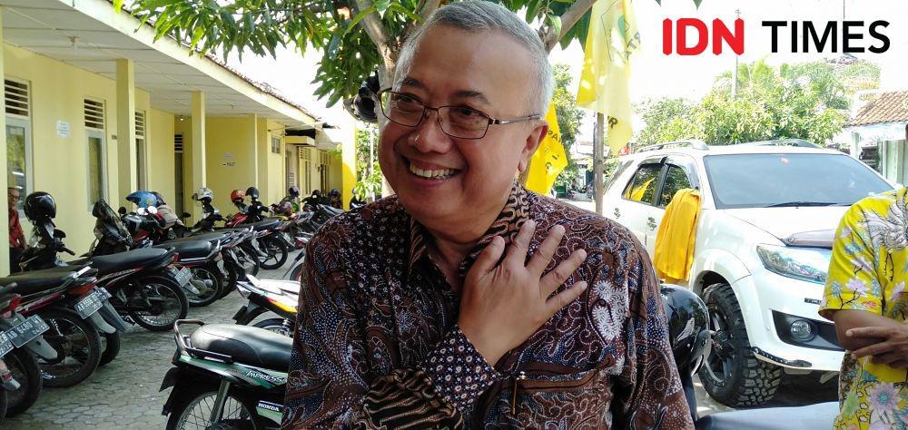 Begini Cara Salaman Bupati Bantul Agar Tak Tertular COVID-19