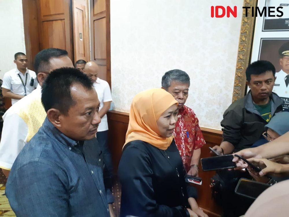 Gubernur Jatim Khofifah Indar Parawansa usai memimpin rakornis di Gedung Negara Grahadi, Surabaya, Minggu (15/3). IDN Times/Ardiansyah Fajar