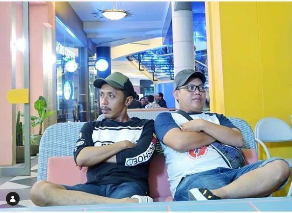 Musuhan di Sinetron, 10 Potret Keakraban Mas Pur dan Mas Jono "TOP"