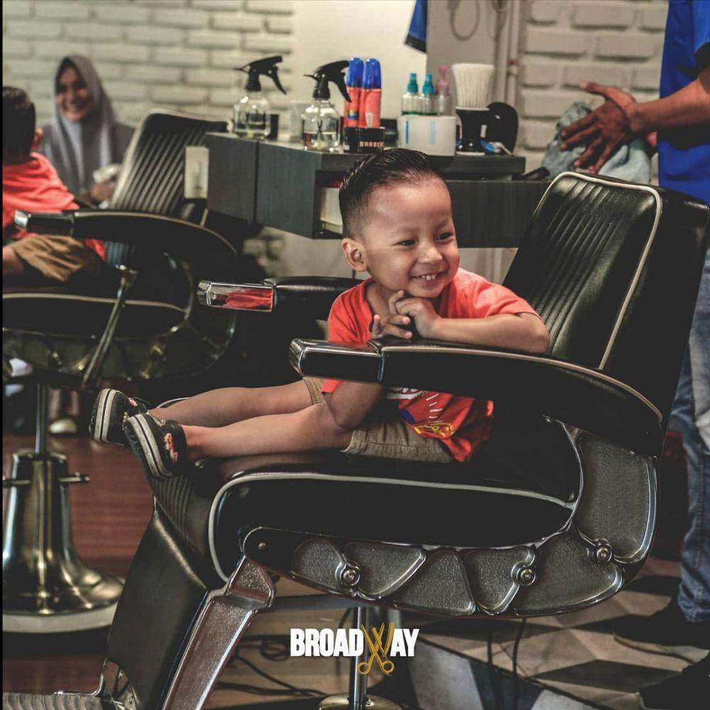 Instagram.com/broadway_barbershop