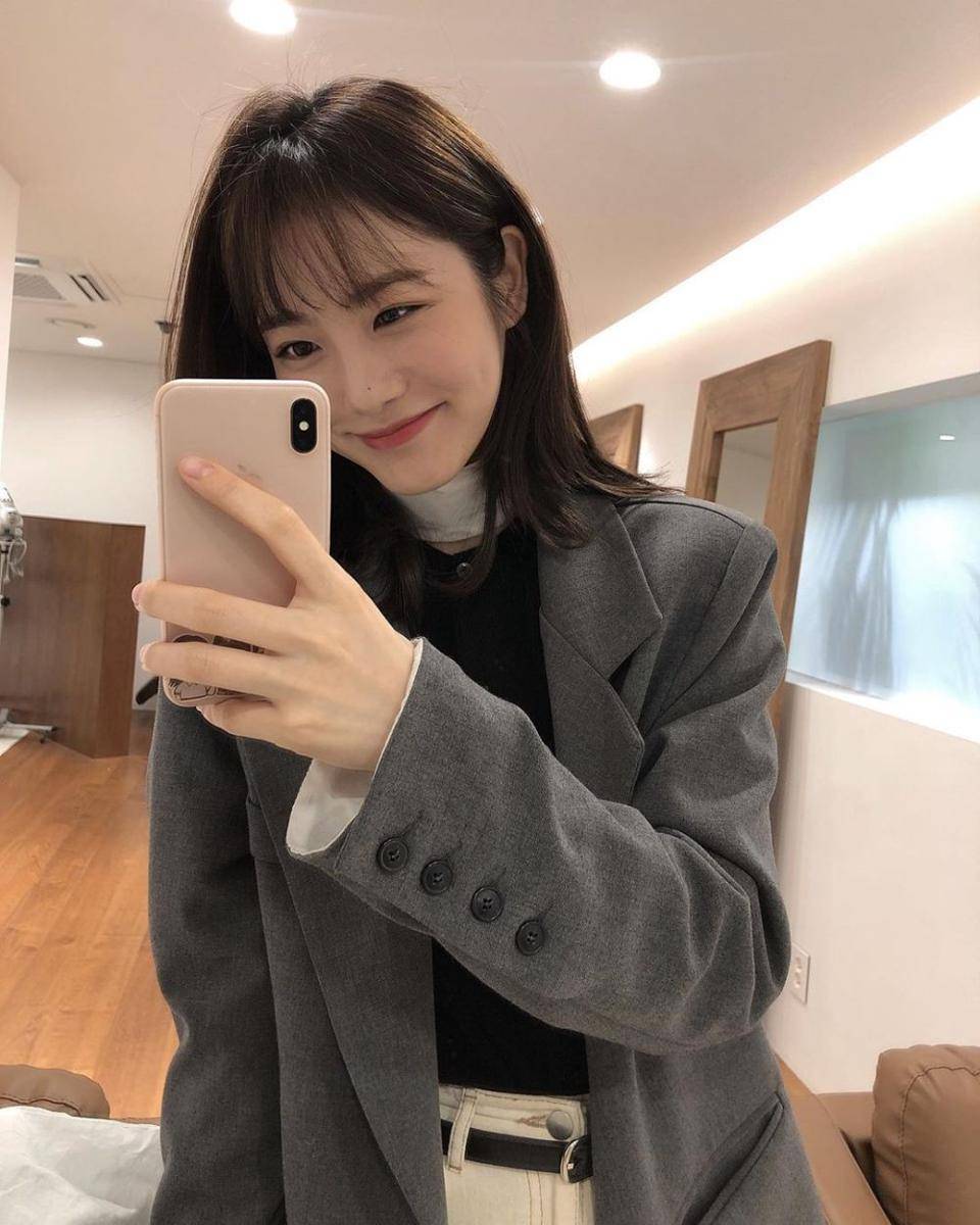 instagram.com/__shinyeeun