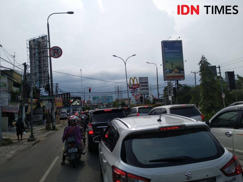 Suasana di Jalan Ahmad Yani, Kota Serang (IDN Times/Khaerul Anwar)