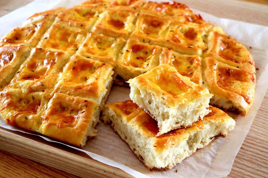 Creamy dan Lembut, 10 Perpaduan Roti dengan Keju dari Berbagai Negara