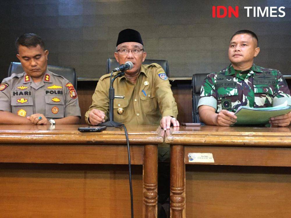 (Wali Kota Depok Mohammad Idris dalam konferensi pers terkait kondisi terkini virus corona di Depok) IDN Times/Rohman Wibowo