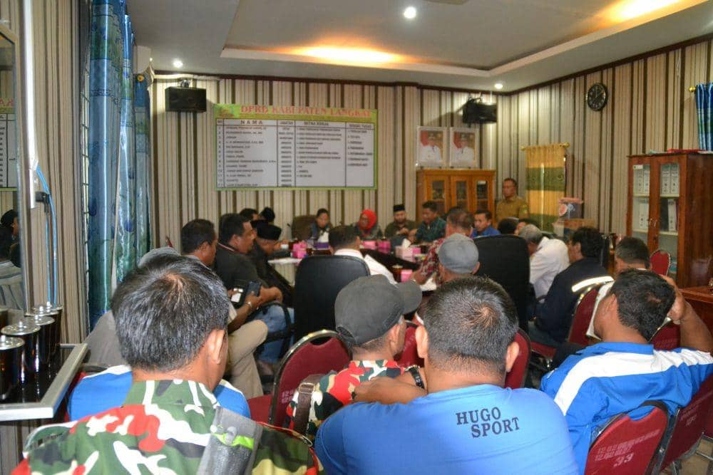 Pemasangan Portal Agar Jalan Tidak Rusak, Warga Malah Protes