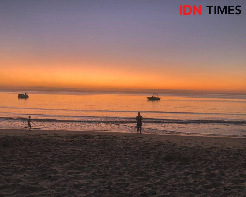 Sunset di pantai Tangalooma Island Resort (IDN Time/Ernia Karina)