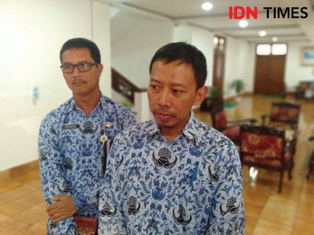 Jurus Bicara COVID-19, Pemkab Bantul, dr. Joko Santoso (kanan). IDN Times/Daruwaskita