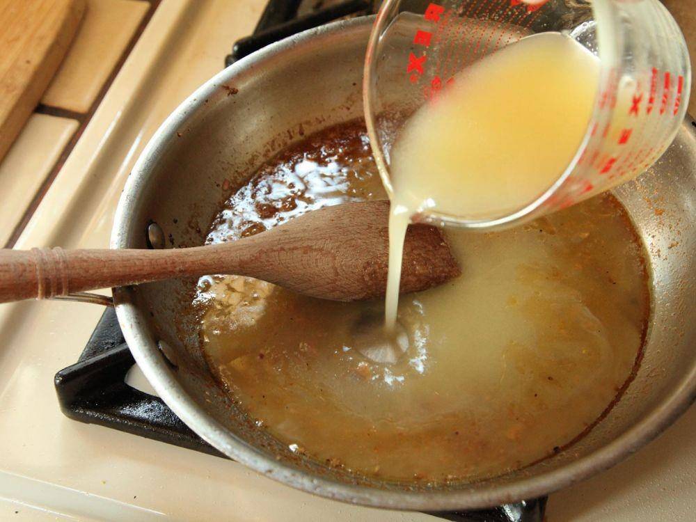 Menumis kaldu (seriouseats.com)