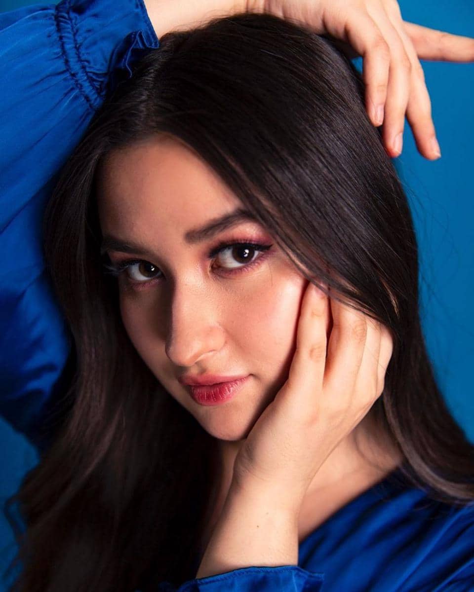 instagram.com/stephaniepoetri