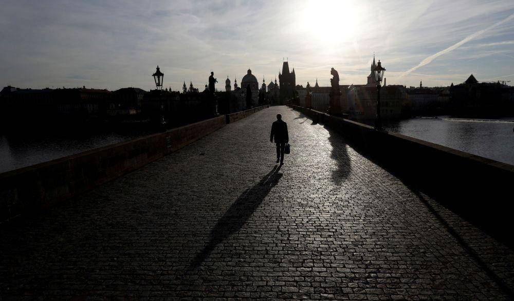 Suasana Praha saat pemerintah Republik Ceko membatasi pergerakan warga untuk memperlambat penyebaran COVID-19 di Republik Ceko, pada 16 Maret 2020. ANTARA FOTO/REUTERS/David W Cerny