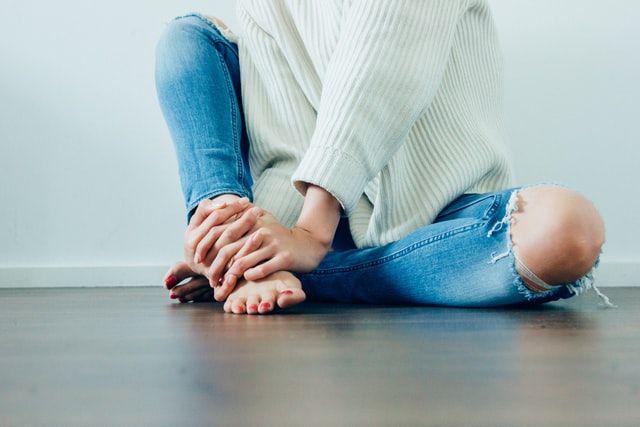 8 Cara Mengatasi Kesemutan yang Cepat dan Benar, Pasti Ampuh!