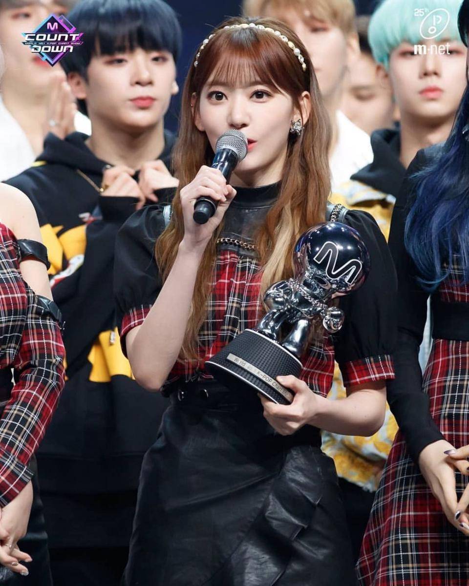 Instagram.com/izone.sakura1