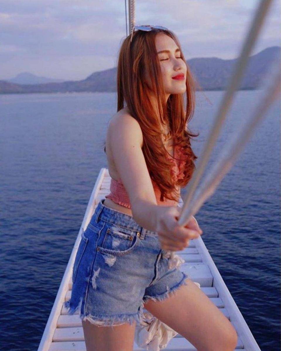 instagram.com/ayutingting92