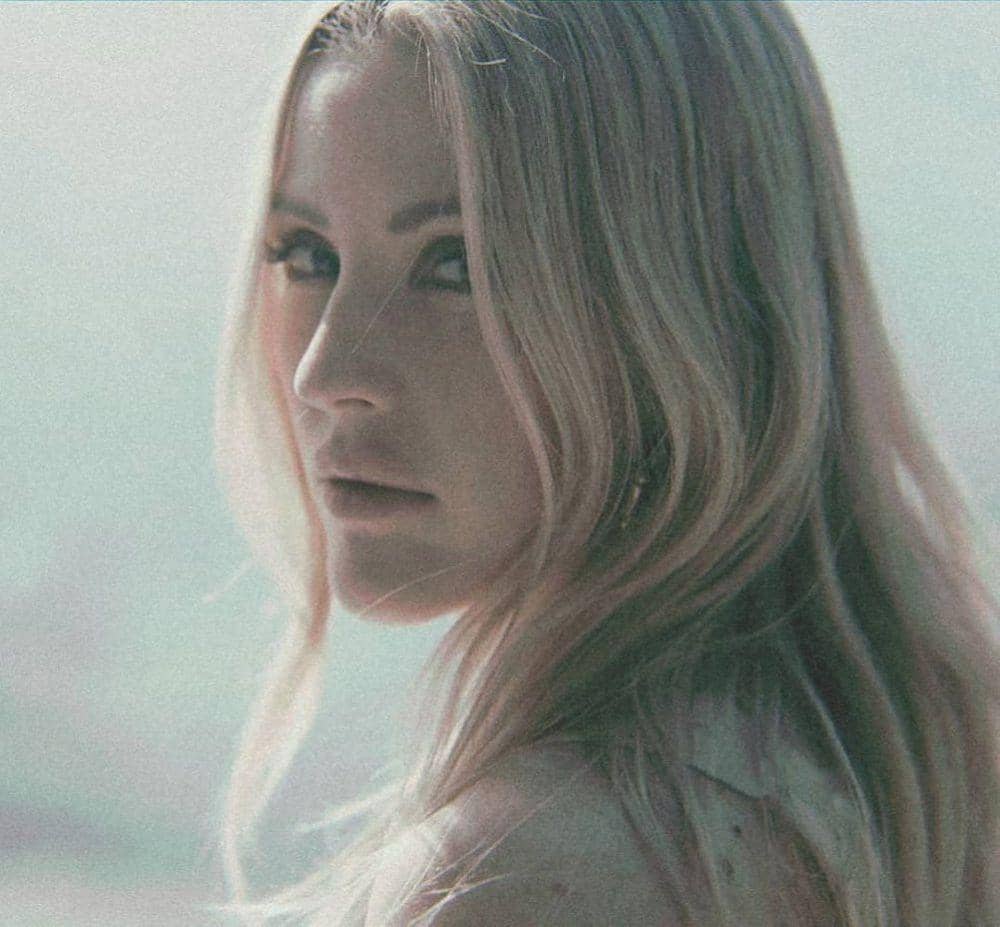 instagram.com/elliegoulding