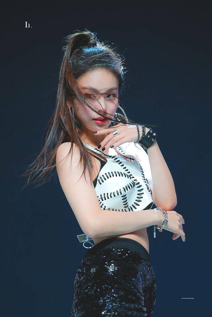 twitter.com/lunayeji
