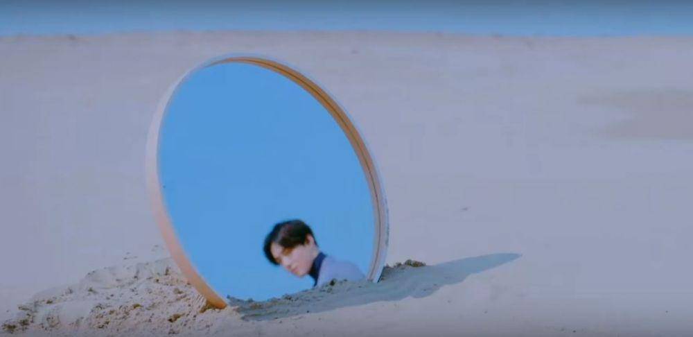 youtube.com /EXO