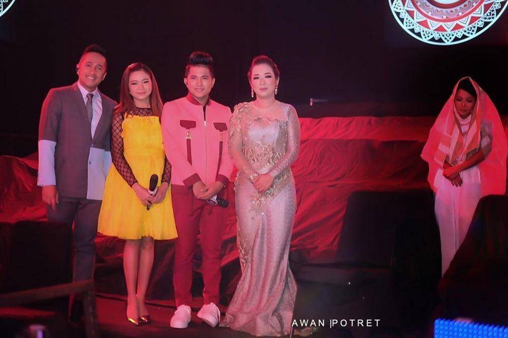 Awan Potret via Instagram.com/jirayutdaa4official/