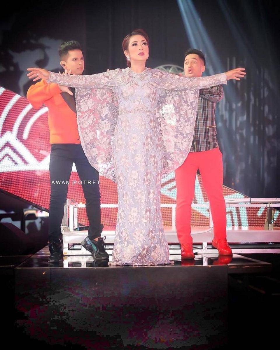 Awan Potret via Instagram.com/showimah/