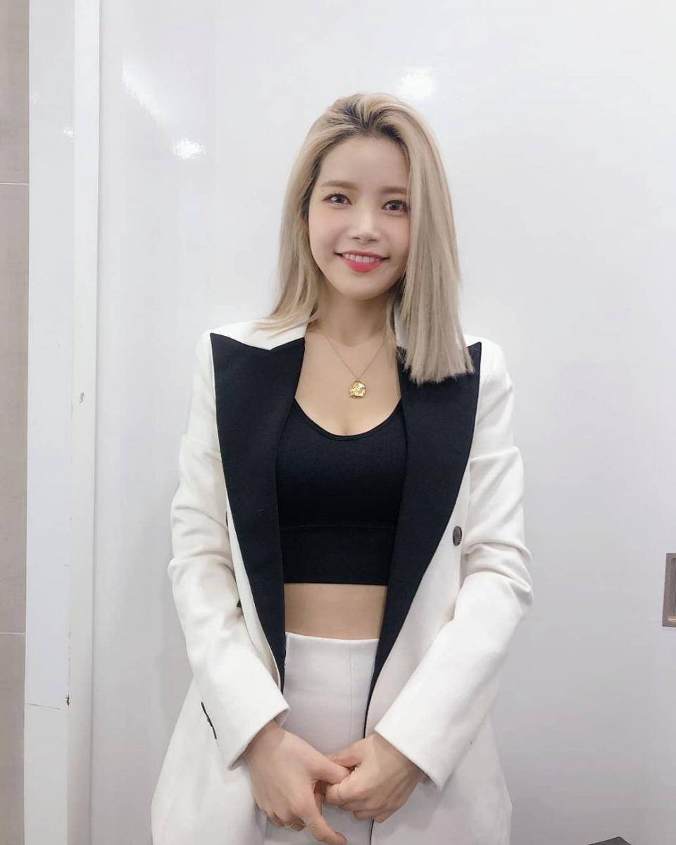 instagram.com/mamamoo_official