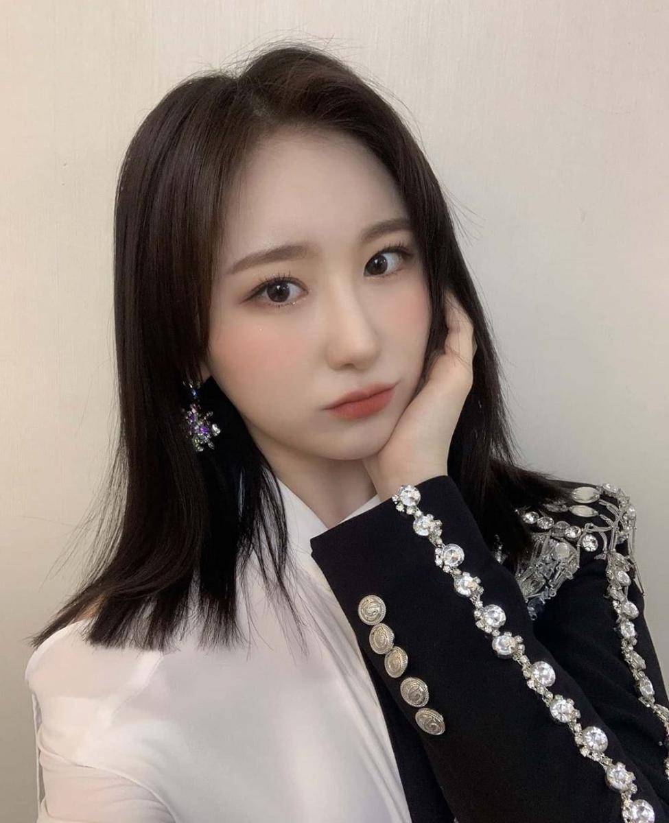 Instagram.com/chaeyeonizone