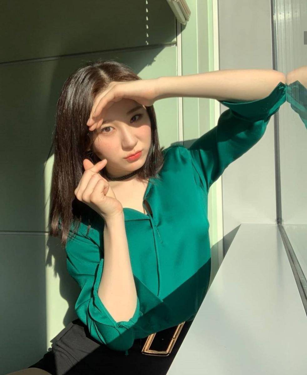 Instagram.com/chaeyeonizone