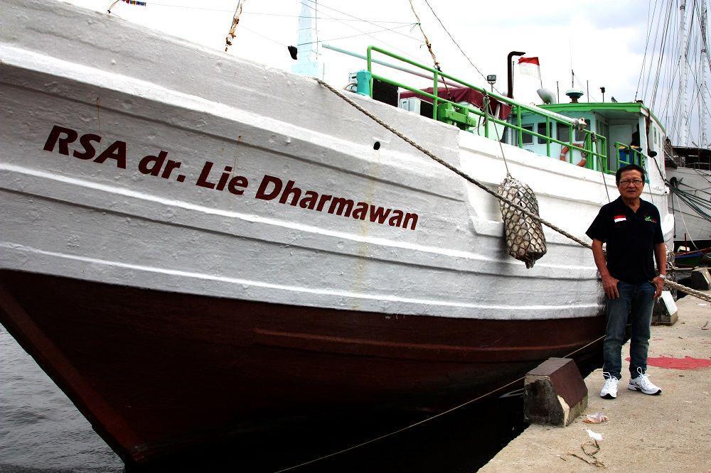dr. Lie Dharmawan: Berlayar ke Pelosok Negeri dengan Rumah Sakit Apung