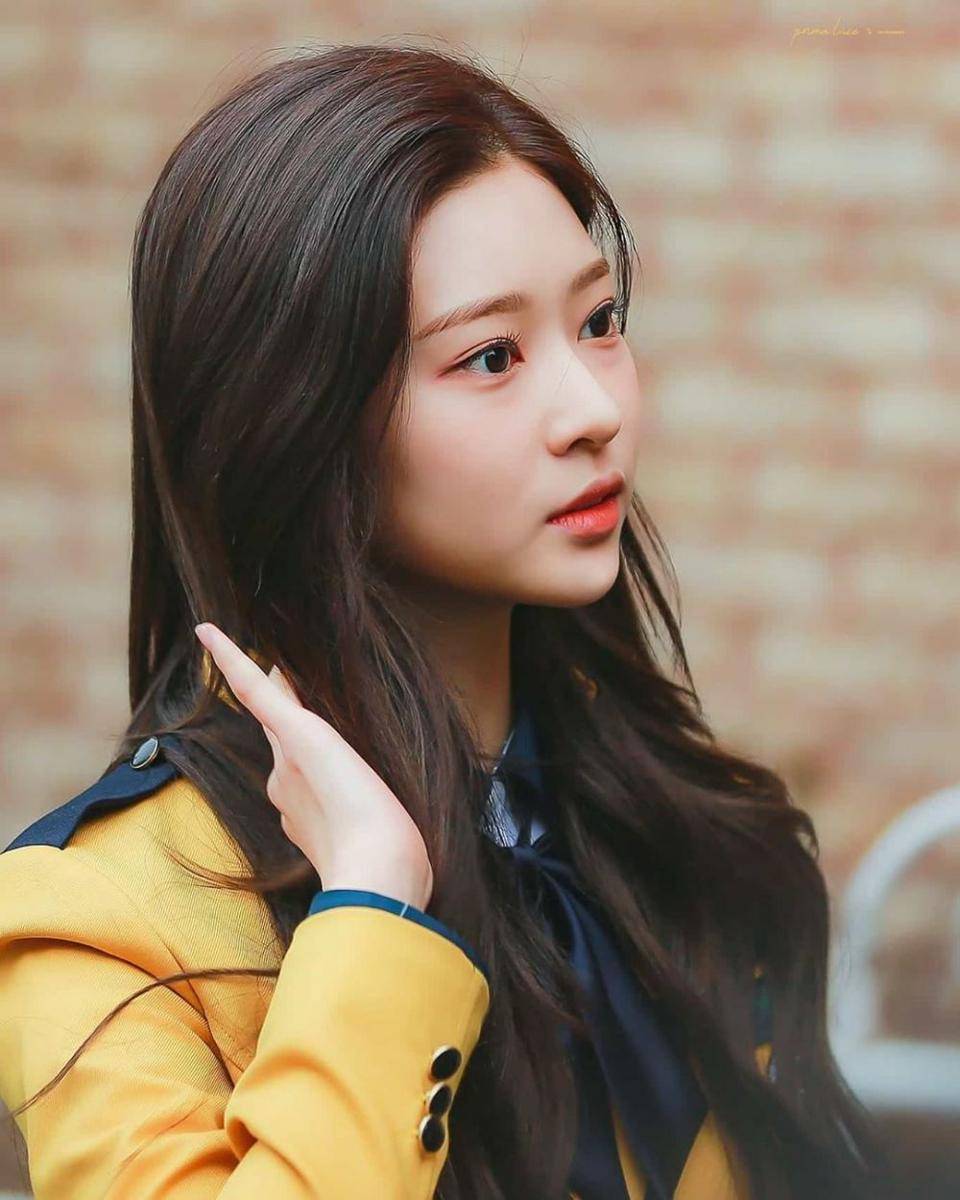 instagram.com/izone.minjoo/