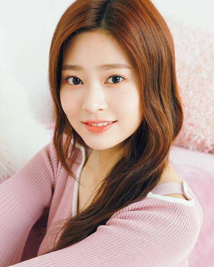 instagram.com/izone.minjoo