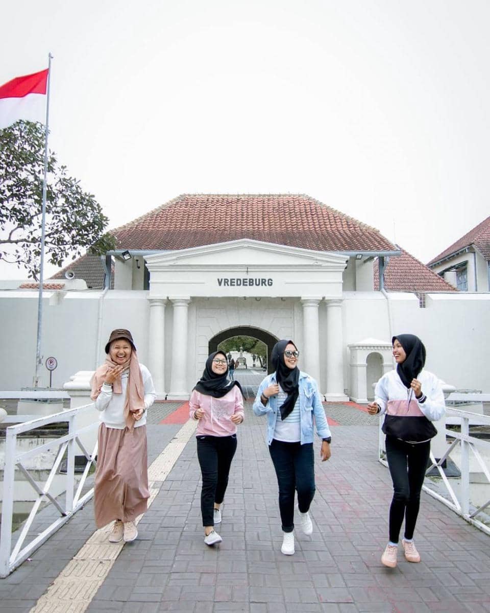 instagram.com/rischaandry