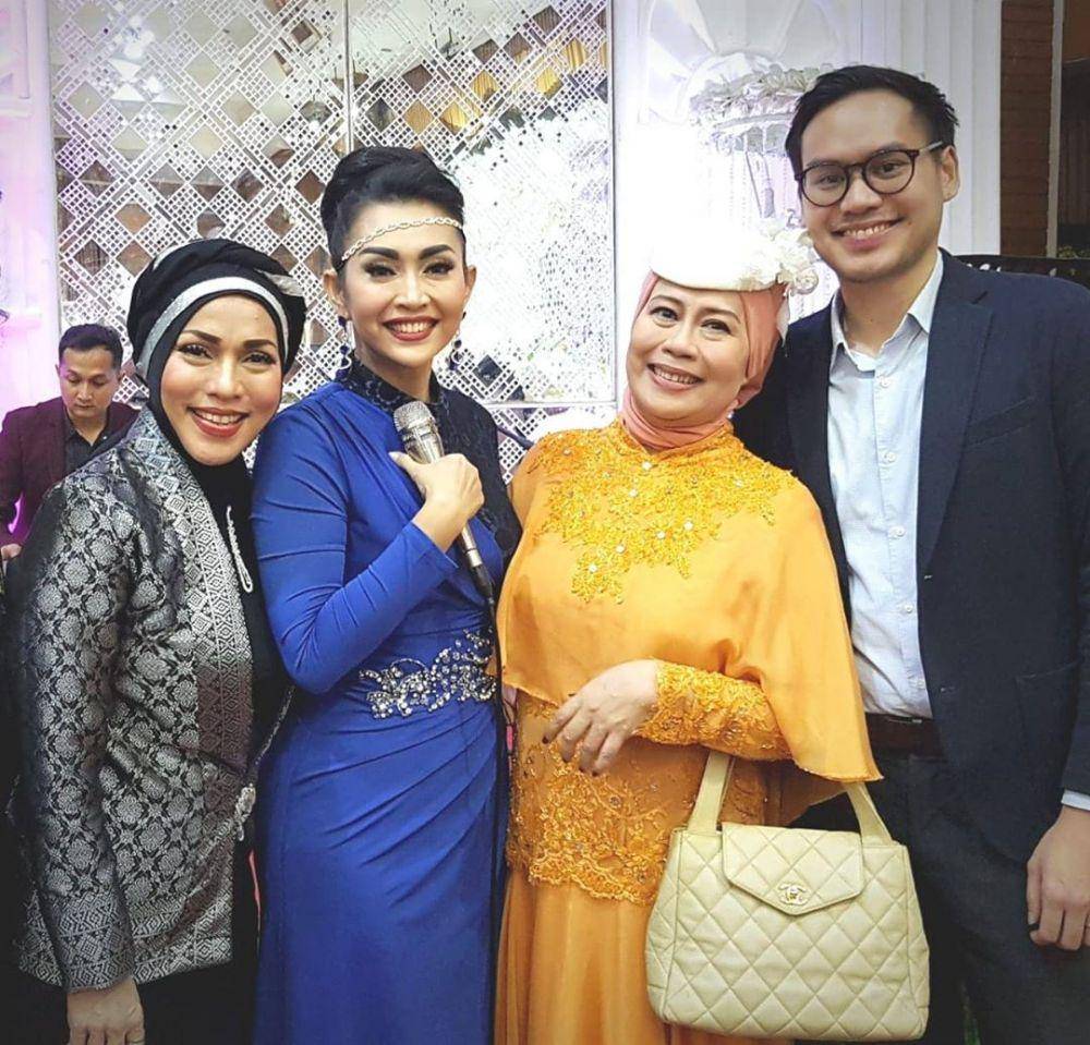 Instagram.com/ratna_listy