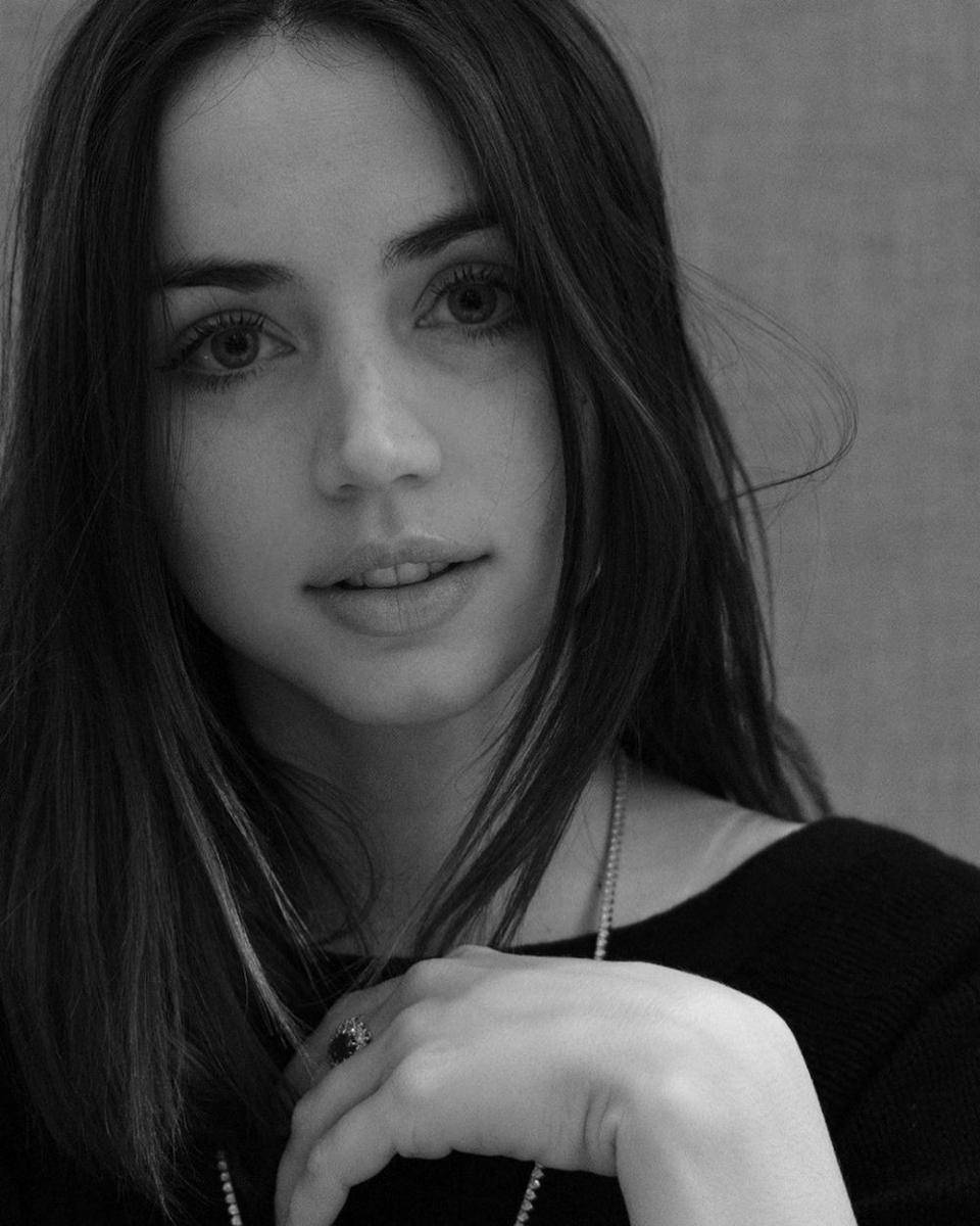 instagram.com/ana_d_armas