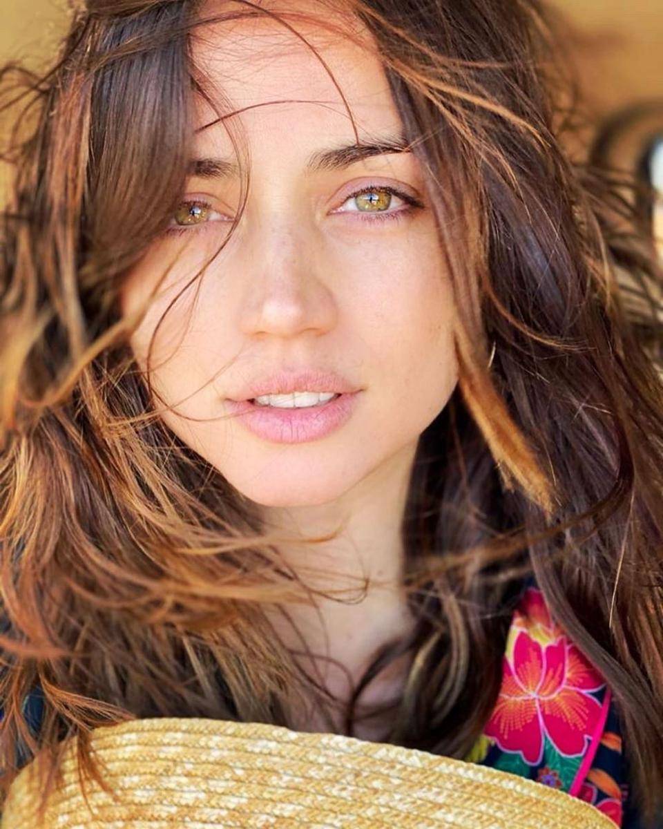 https://www.instagram.com/ana_d_armas/