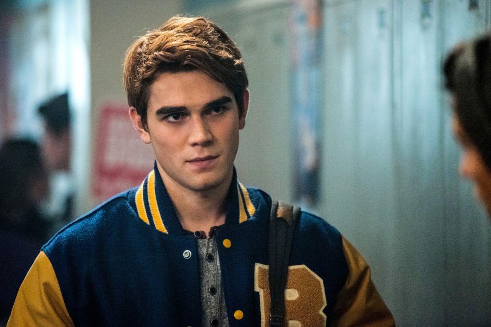 10 Fakta KJ Apa, Bintang Serial "Riverdale" yang Bikin Kamu Terpana