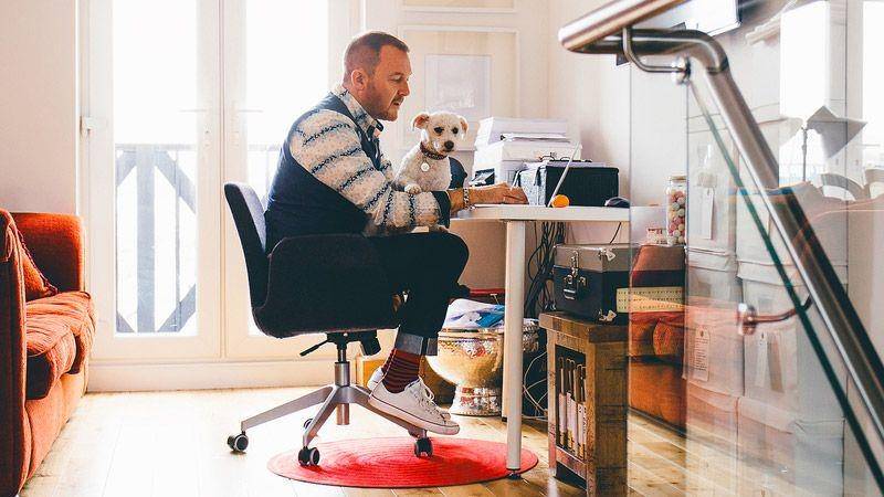Tetap Produktif! Begini Caranya Menjaga Fokus Selama Work from Home