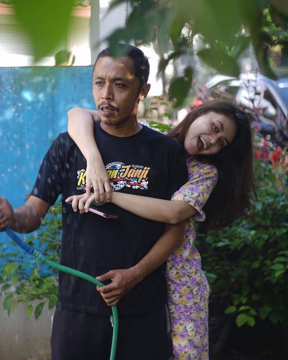Instagram.com/dwindaratna