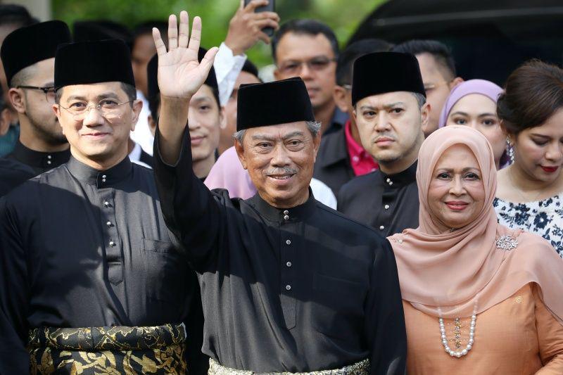 Akibat COVID-19, Pemerintah Malaysia dan Singapura Sumbangkan Gaji