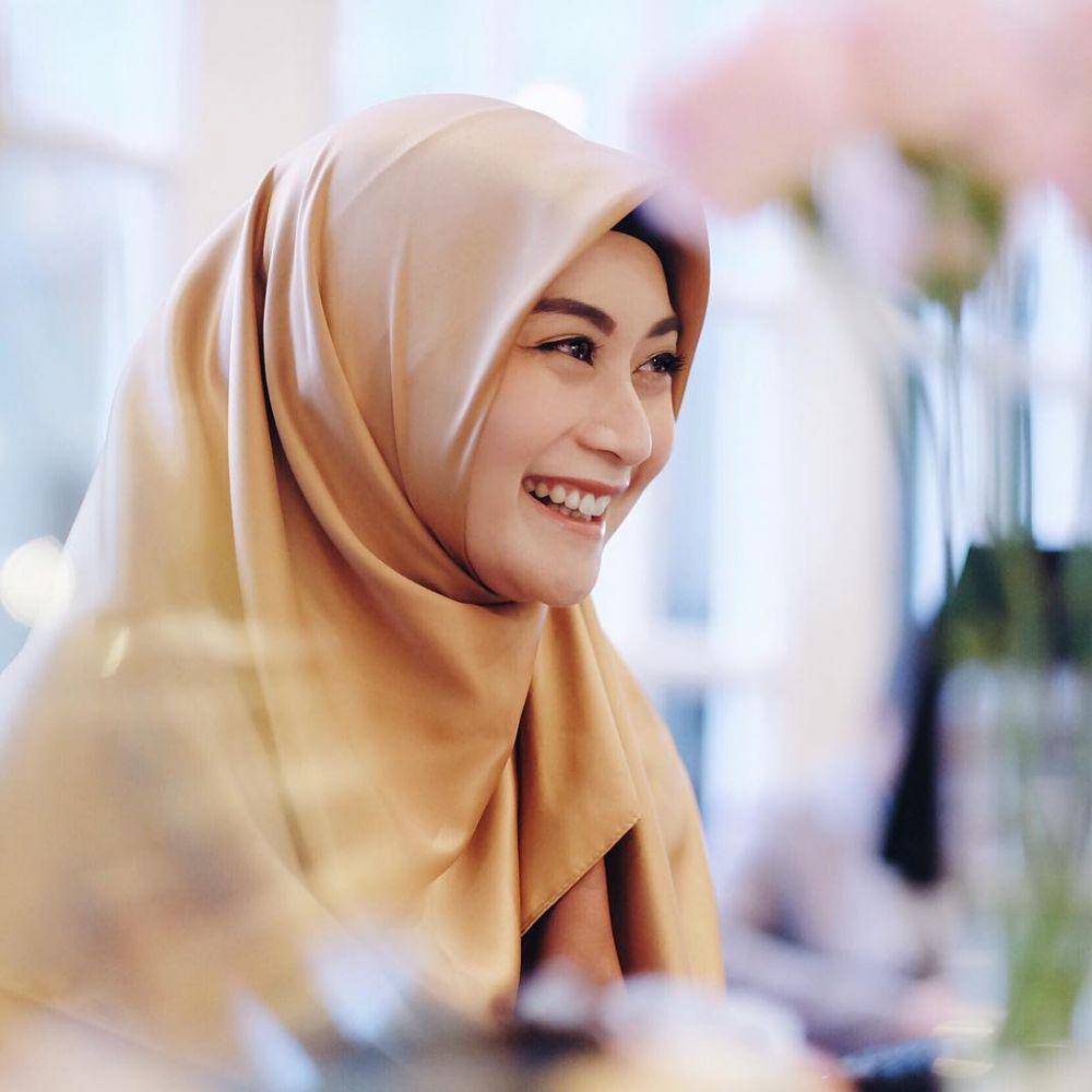 instagram.com/ayupratiwi