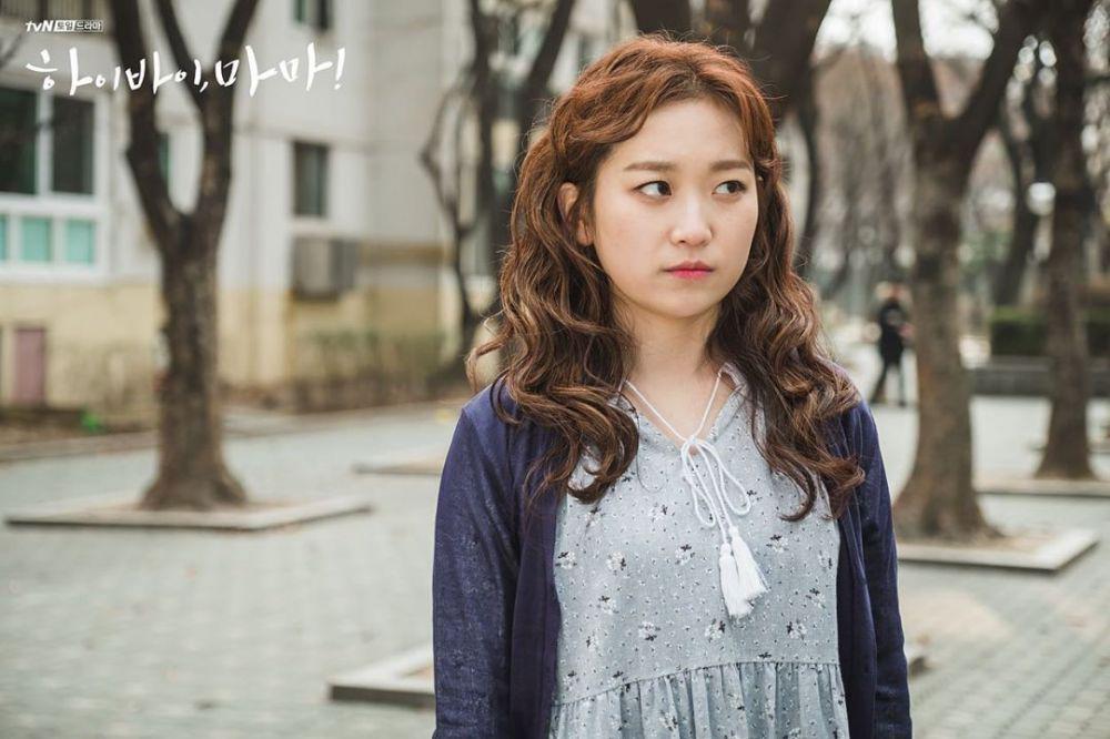 9 Potret Kim Seul Gi Jadi Kameo Hantu Perawan di KDrama 'Hi Bye Mama'