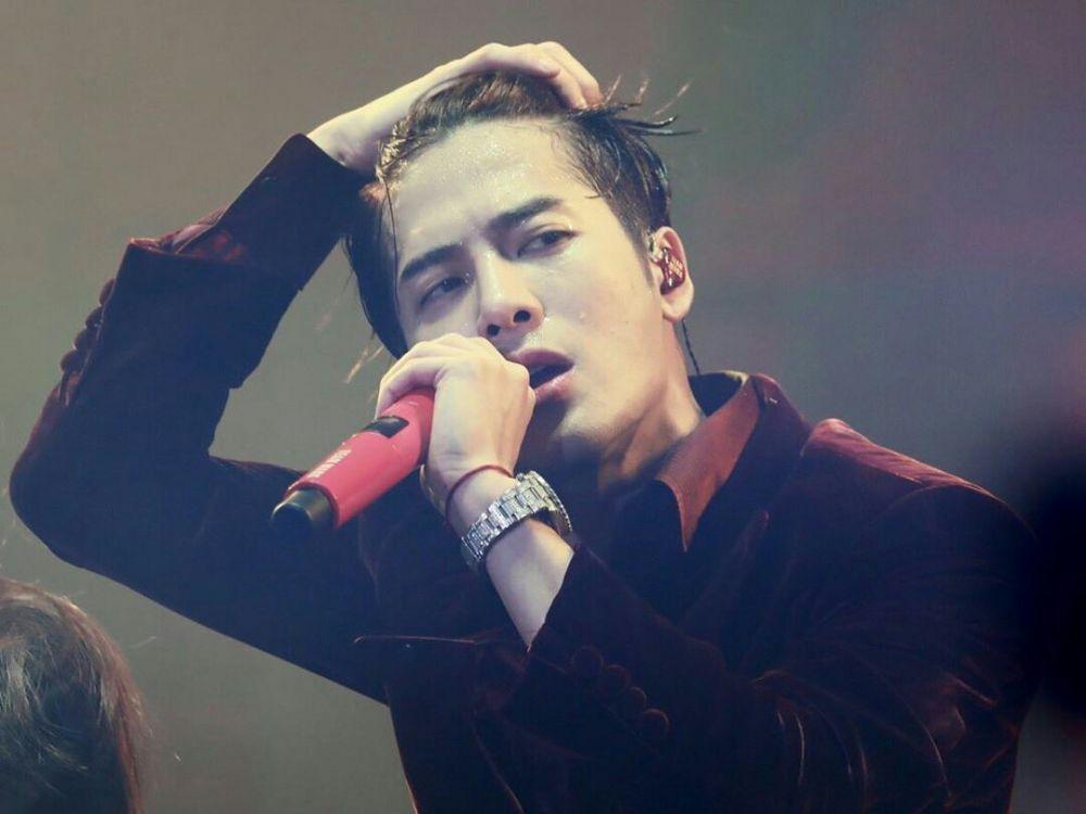 Ultah ke-26, 10 Potret Aksi Panggung Jackson GOT7 yang Bikin Histeris