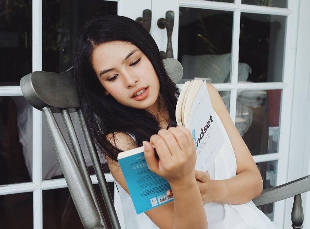 8 Buku Bacaan Maudy Ayunda Ini Bisa Hilangkan Bosan Saat #DiRumahAja