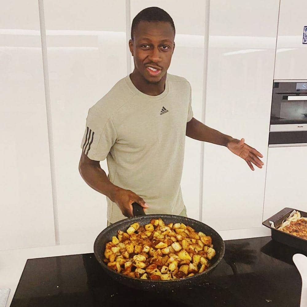 instagram.com/benmendy23