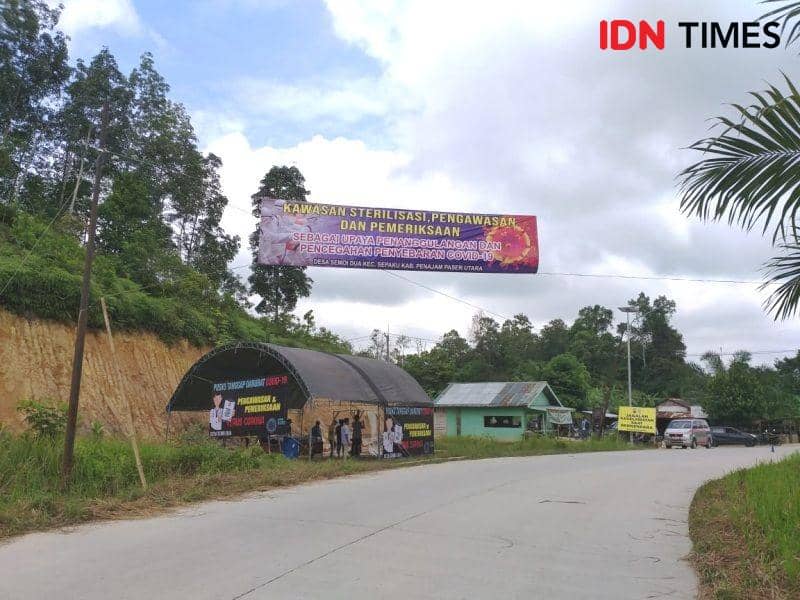 Pemdes Semoi Dua, Sepaku dirikan Posko COVID-19 cegah penyebaran corona (IDN Times/Ervan Masbanjar)